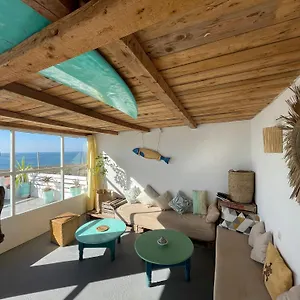 https://surf-house-maroc.essaouirahotels.net